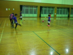  氷の上でのサッカー